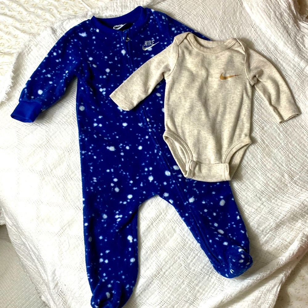 Lot of 2 Nike Baby 3-6 M Fleece Footie Sleeper + Long Sleeve Onesie Blue Tan